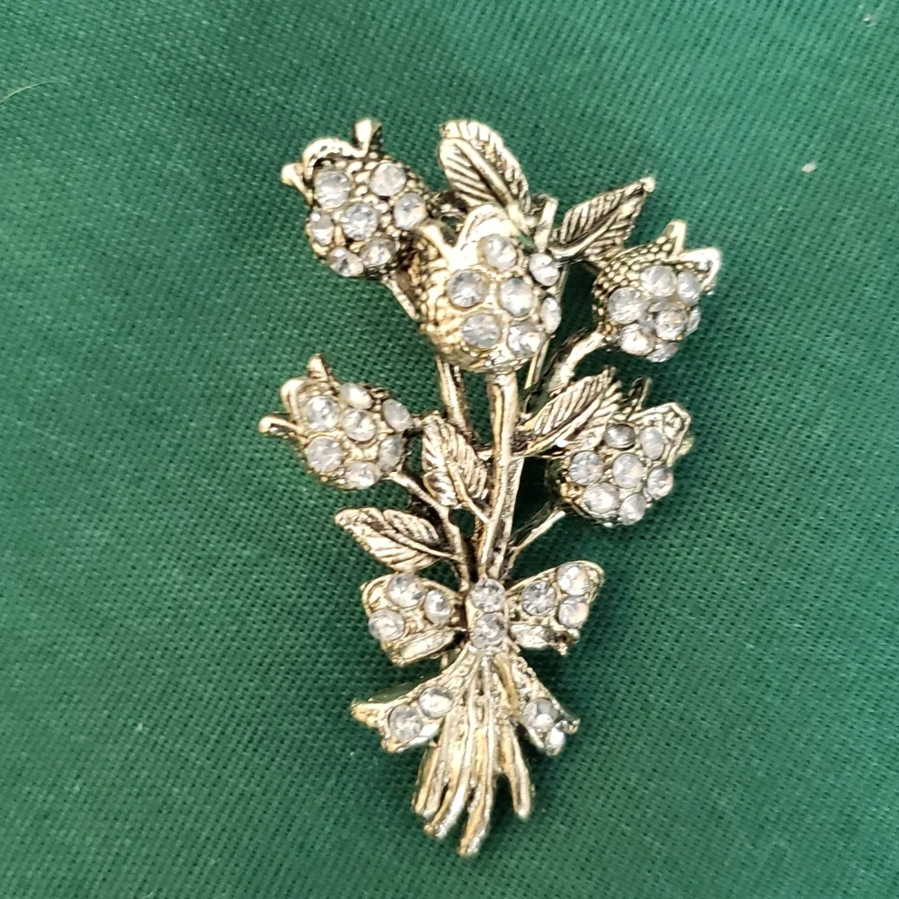 Lovely Floral Pin